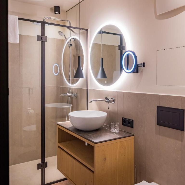 Gutshotel Menterschwaige - Heritage Boutique Hotel with Timless Elegance - Standard Doppelzimmer - 1
