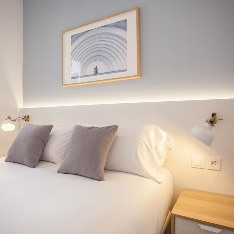 Apartment in Malasaña - Two-Bedroom Apartment with Balcony - 14