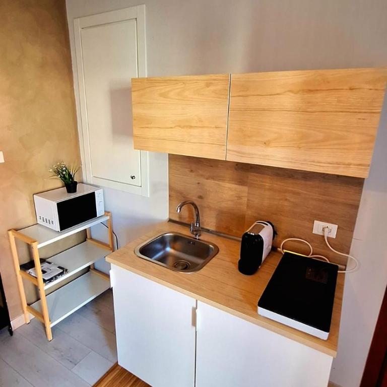 Casa XXI Aprile - Apartment with Balcony - 13
