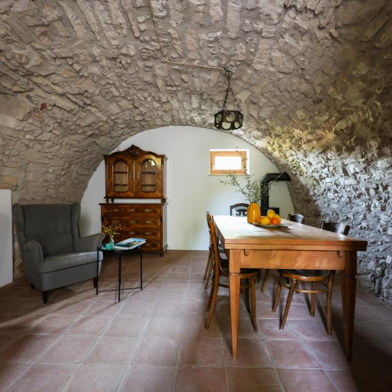 Podere Sabaina, Private Villa mit beheiztem Pool, Seeblick und 3 Wohneinheiten zur Alleinnutzung - Villa con Piscina Privata - 86