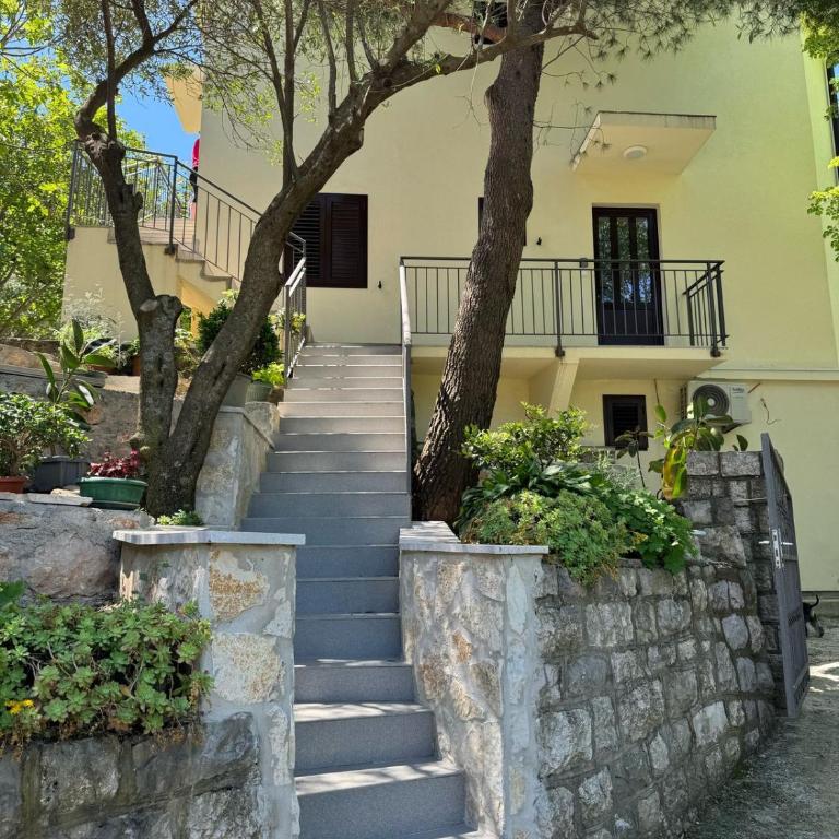 Midpoint Sea and Sun - Two-Bedroom Apartment - 13