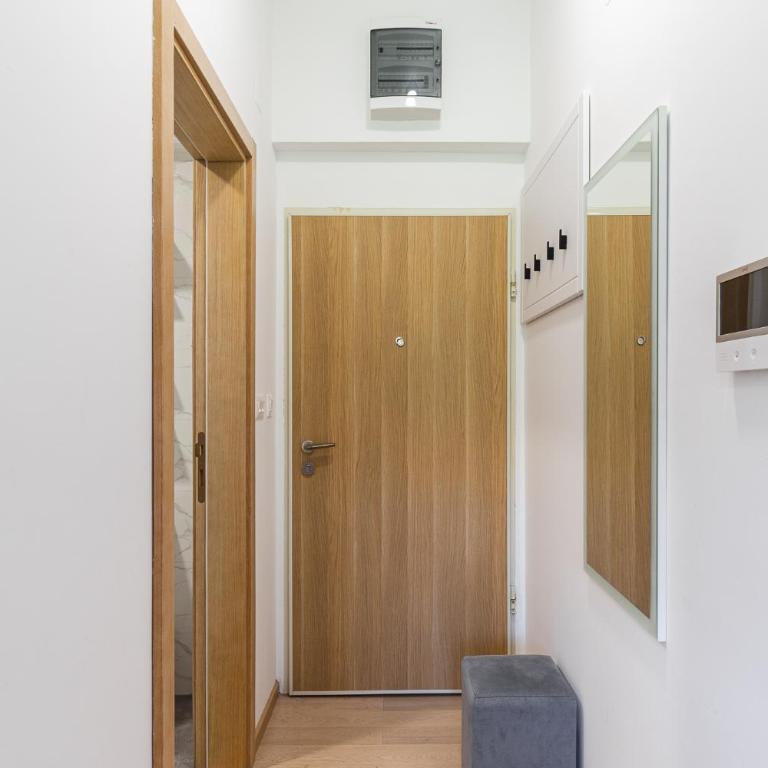 Summer Nest Studio in Becici - Studio Apartment with Balcony - 7