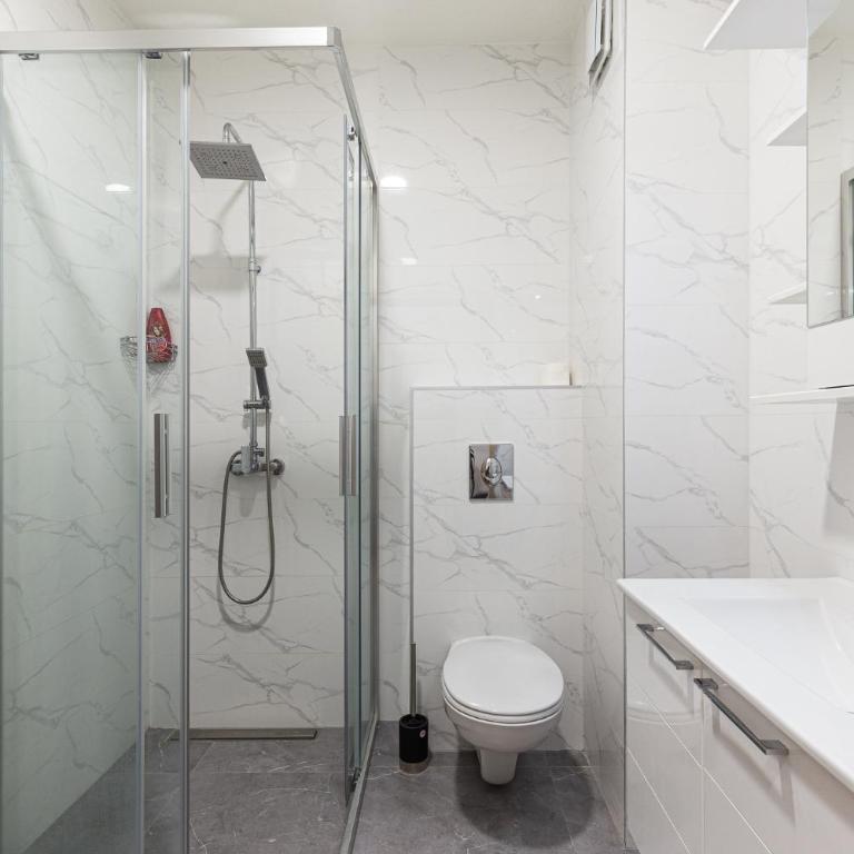 Summer Nest Studio in Becici - Studio Apartment with Balcony - 6