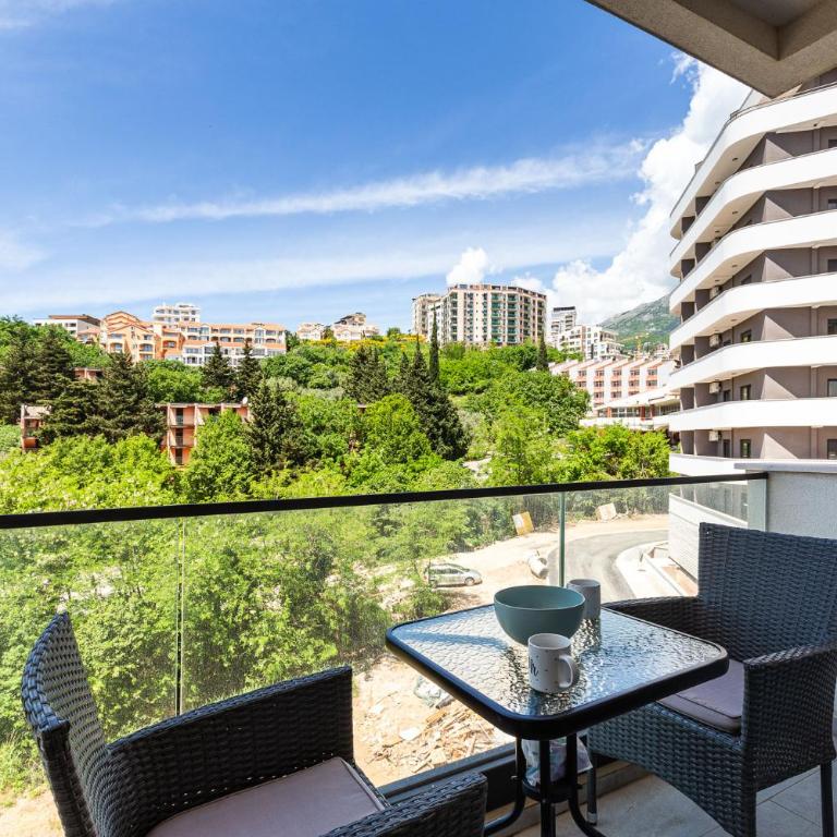 Summer Nest Studio in Becici - Studio Apartment with Balcony - 8