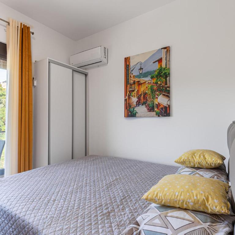 Summer Nest Studio in Becici - Studio Apartment with Balcony - 5