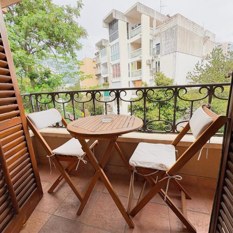 Central Hotel & Restaurant - Dvokrevetna Soba sa Bračnim Krevetom - 5