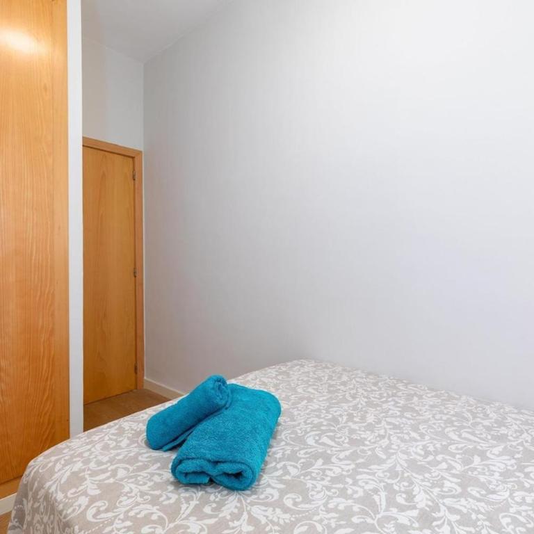 Beachside Apartment Valencia Ideal for Digital Nomads - Two-Bedroom Apartment with Balcony - 13