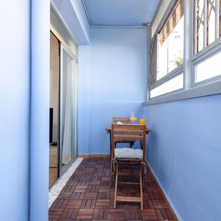 Beachside Apartment Valencia Ideal for Digital Nomads - Two-Bedroom Apartment with Balcony - 25