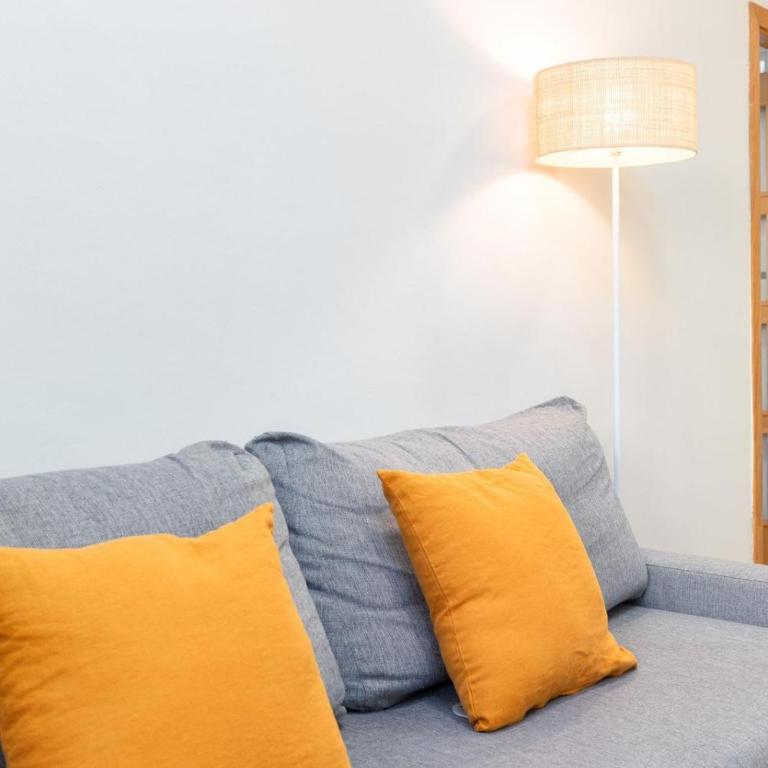 Beachside Apartment Valencia Ideal for Digital Nomads - Two-Bedroom Apartment with Balcony - 32