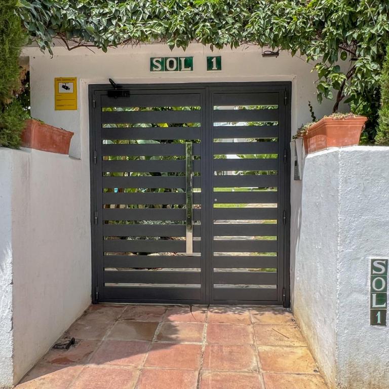 Luminoso loft con piscina en Puerto Banús - Apartamento de 1 dormitorio - 30
