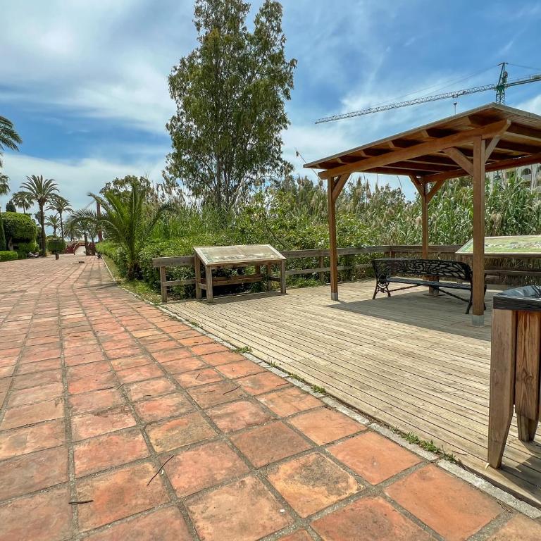 Luminoso loft con piscina en Puerto Banús - Apartamento de 1 dormitorio - 34