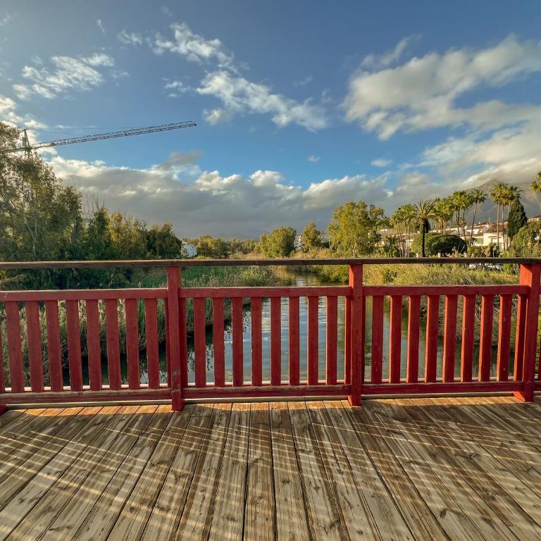 Luminoso loft con piscina en Puerto Banús - Apartamento de 1 dormitorio - 35