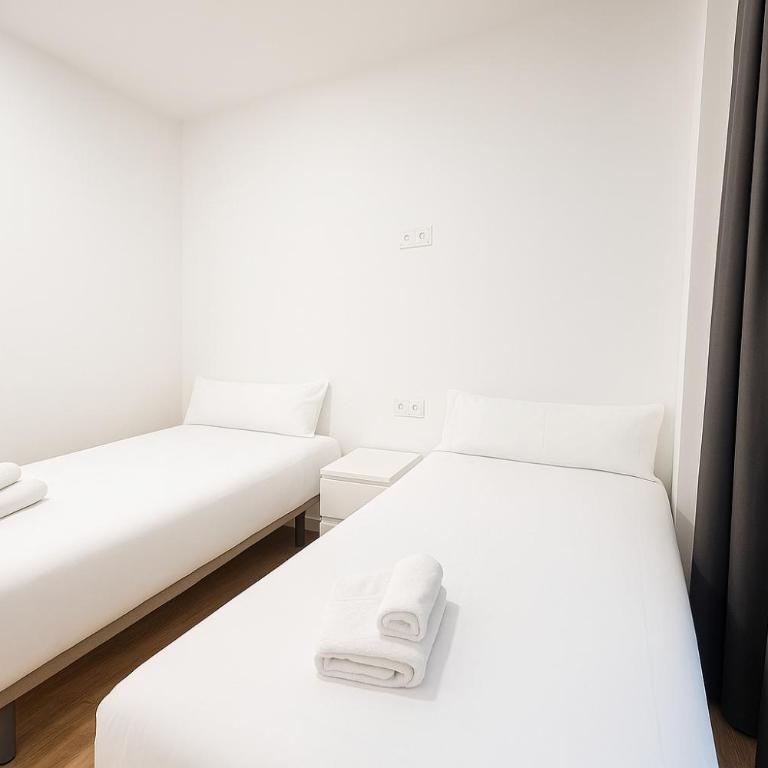 Hostal Bernabeu - Habitación Doble - 2 camas - 9