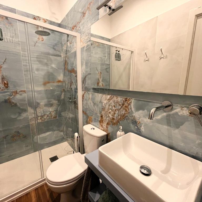 Palace Apartments Central Catania - Appartamento Deluxe con 2 Camere da Letto e Balcone - 43