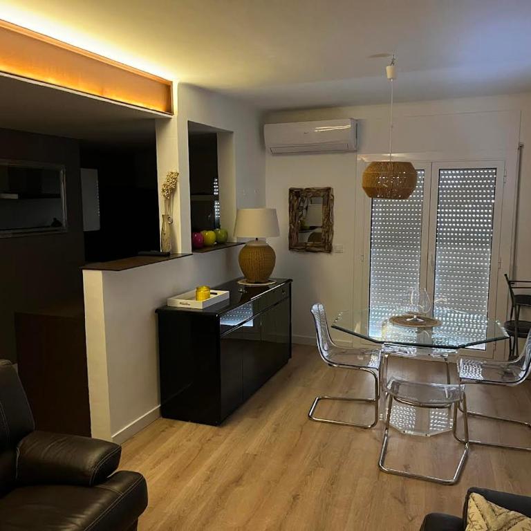 Appartement moderne Centre ville 50 metres de la mer Rosas - Apartamento de 3 dormitorios - 12