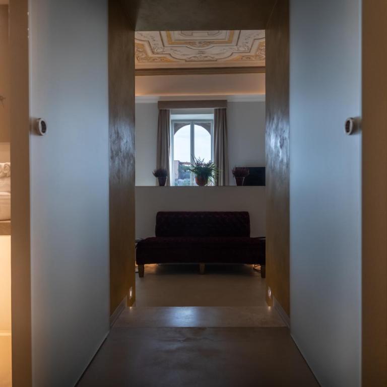 Domus 21 Luxury Suites - Superior King Room - 6