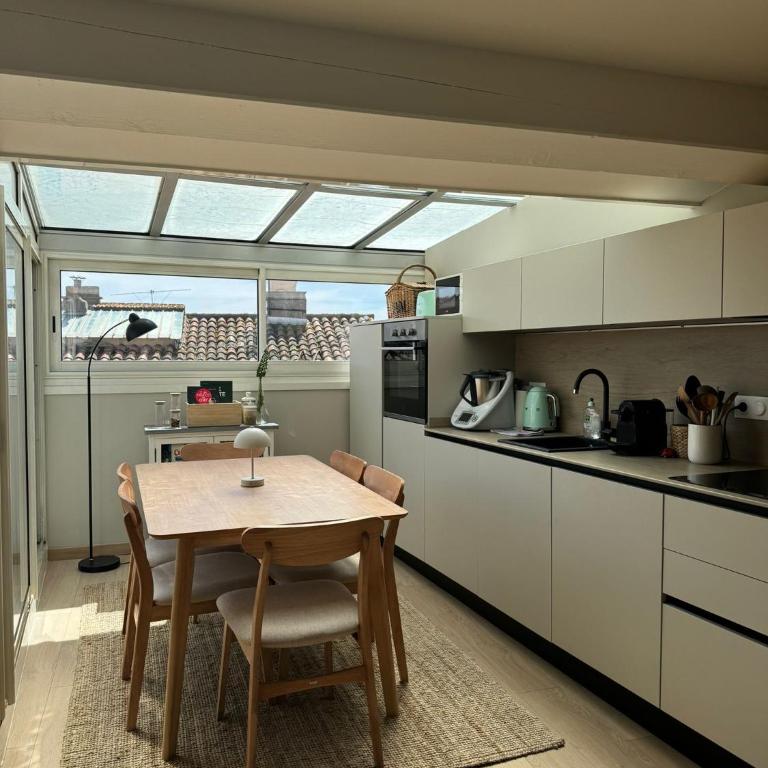 Charmant appartement type loft au cœur de Sanary - Apartamento de 1 dormitorio - 4