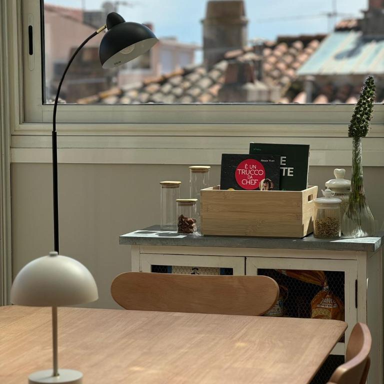 Charmant appartement type loft au cœur de Sanary - Apartamento de 1 dormitorio - 3