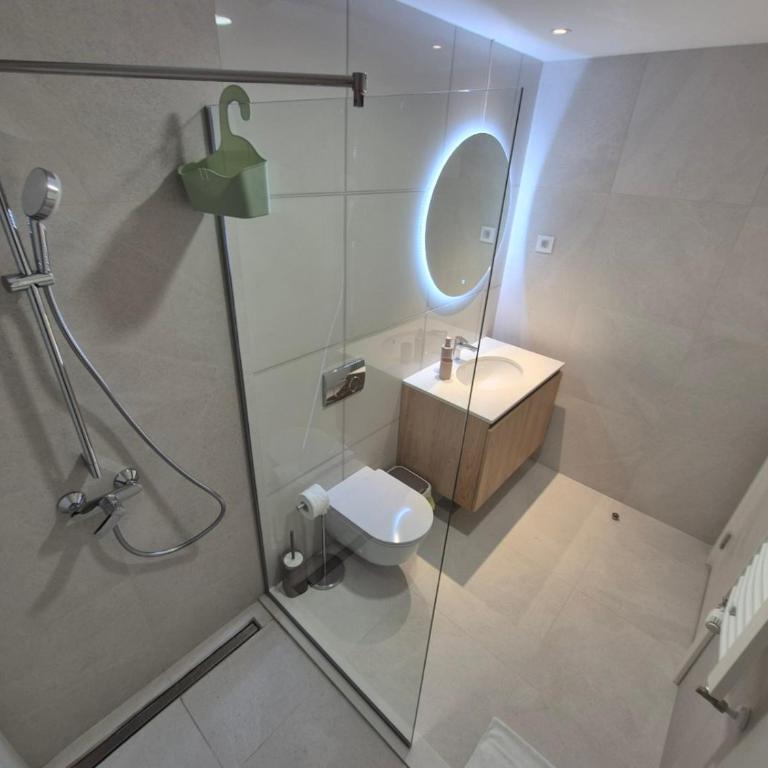 Q4, flat near Gallery shopping mall with garage - One-Bedroom Apartment - 5