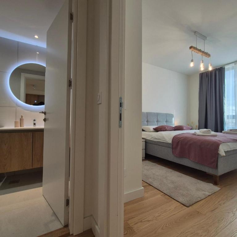 Q4, flat near Gallery shopping mall with garage - One-Bedroom Apartment - 12
