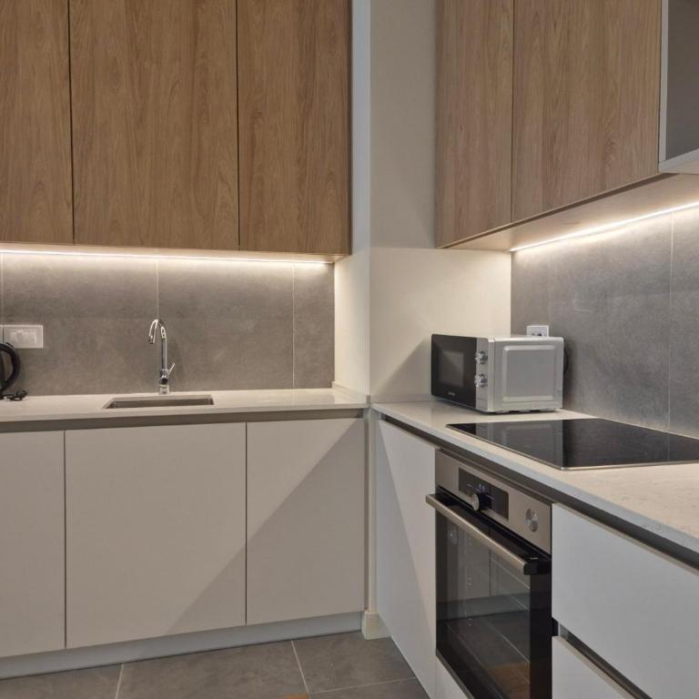 Q4, flat near Gallery shopping mall with garage - One-Bedroom Apartment - 8