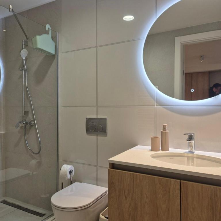 Q4, flat near Gallery shopping mall with garage - One-Bedroom Apartment - 19