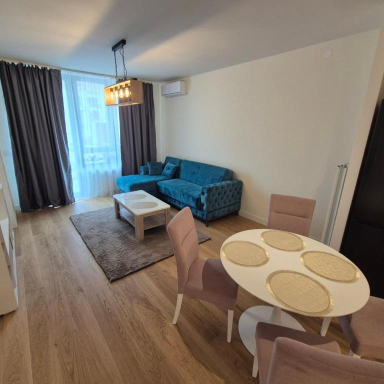 Q4, flat near Gallery shopping mall with garage - One-Bedroom Apartment - 28
