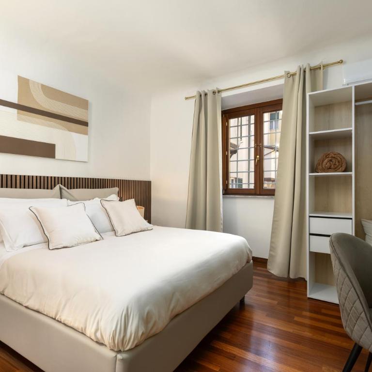 Luce Apartment - Stylish Terrace in the Heart of Lucca - One-Bedroom Apartment with Balcony and City View - 1