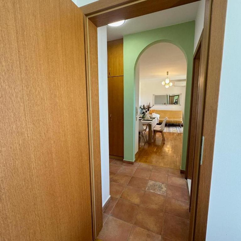 Mango Apartments Petrovac - One-Bedroom Apartment with Sea View - 8