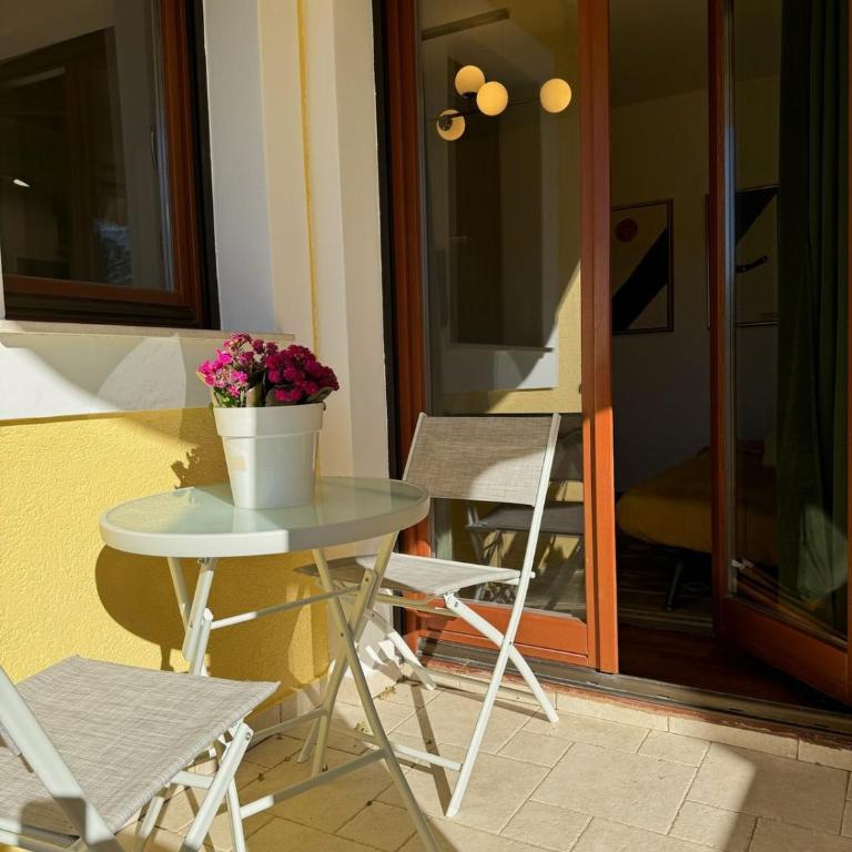 Mango Apartments Petrovac - One-Bedroom Apartment with Sea View - 6