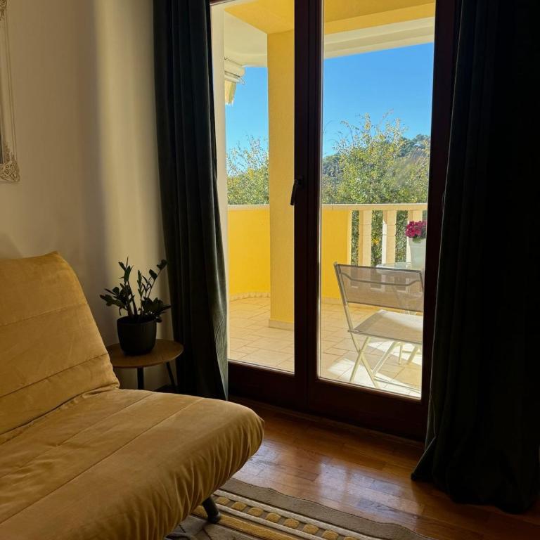 Mango Apartments Petrovac - One-Bedroom Apartment with Sea View - 13