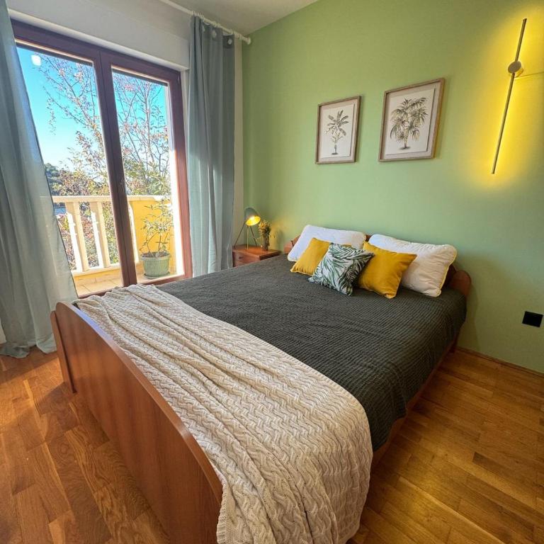 Mango Apartments Petrovac - One-Bedroom Apartment with Sea View - 2