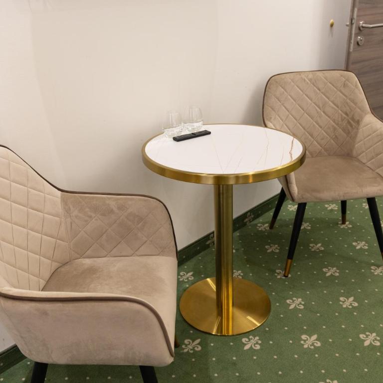 City Apartments - Nürnberg Altstadt - Habitación Doble con baño privado externo - 11