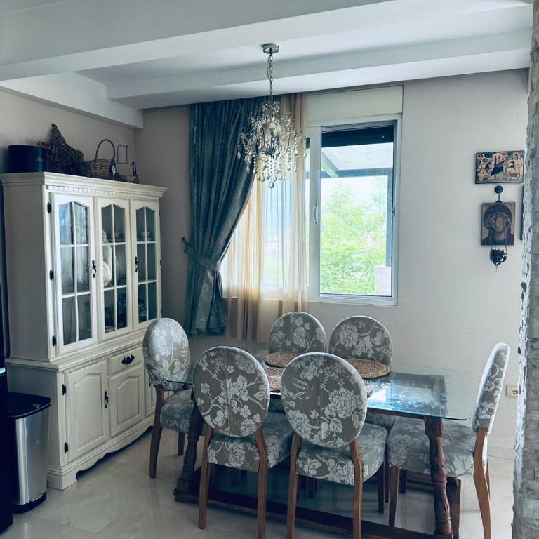 Apartman Maja - Two-Bedroom Apartment with Balcony - 19