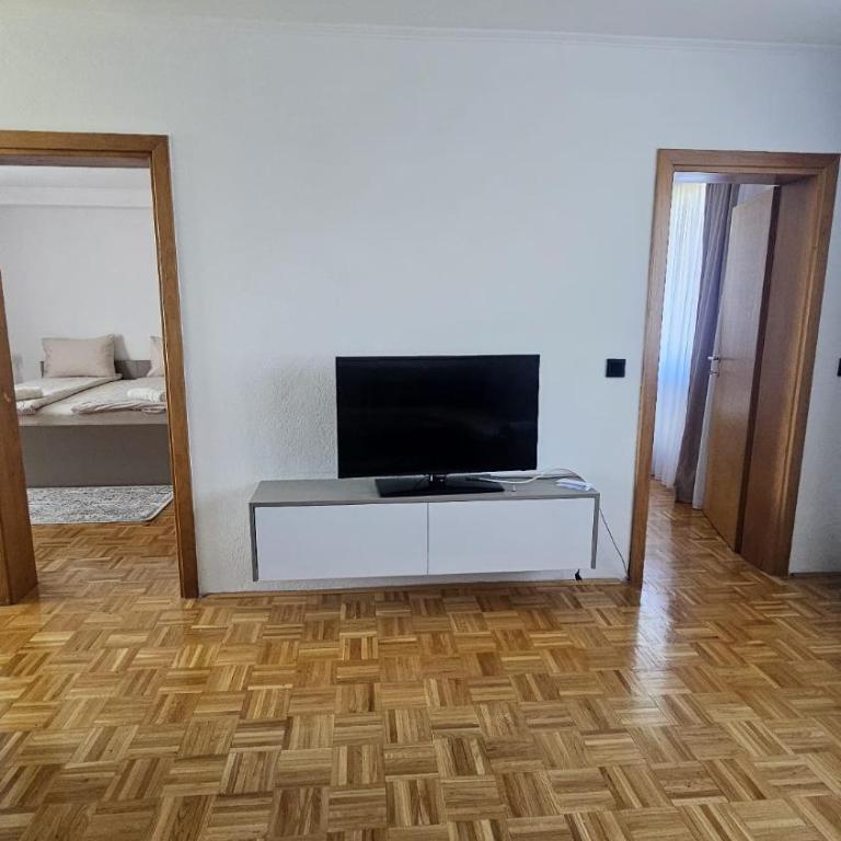 Apartman Behar - Two-Bedroom Apartment - 12