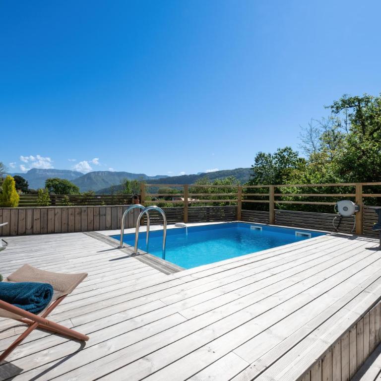Appartement avec piscine & terrasse vue montagne - Two-Bedroom Apartment - 18