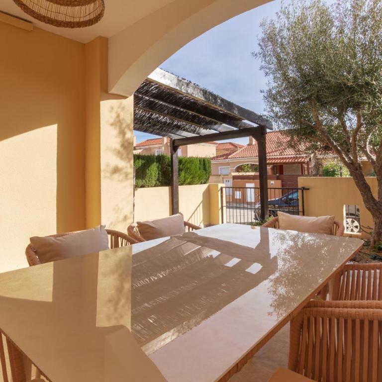 Arena Marina - Pool and relaxation near the airport - Three-Bedroom Apartment - 6