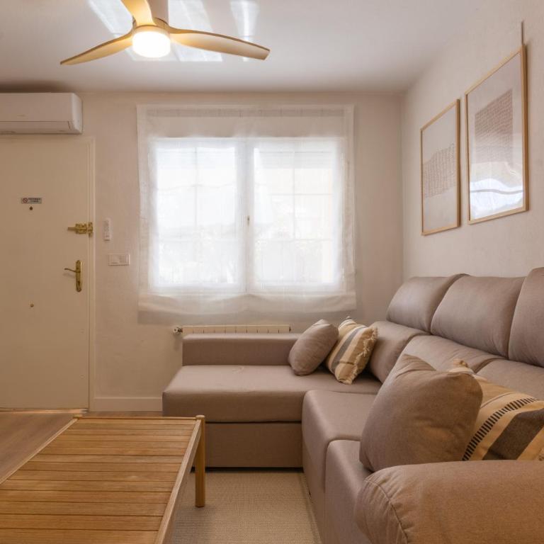 Arena Marina - Pool and relaxation near the airport - Three-Bedroom Apartment - 18