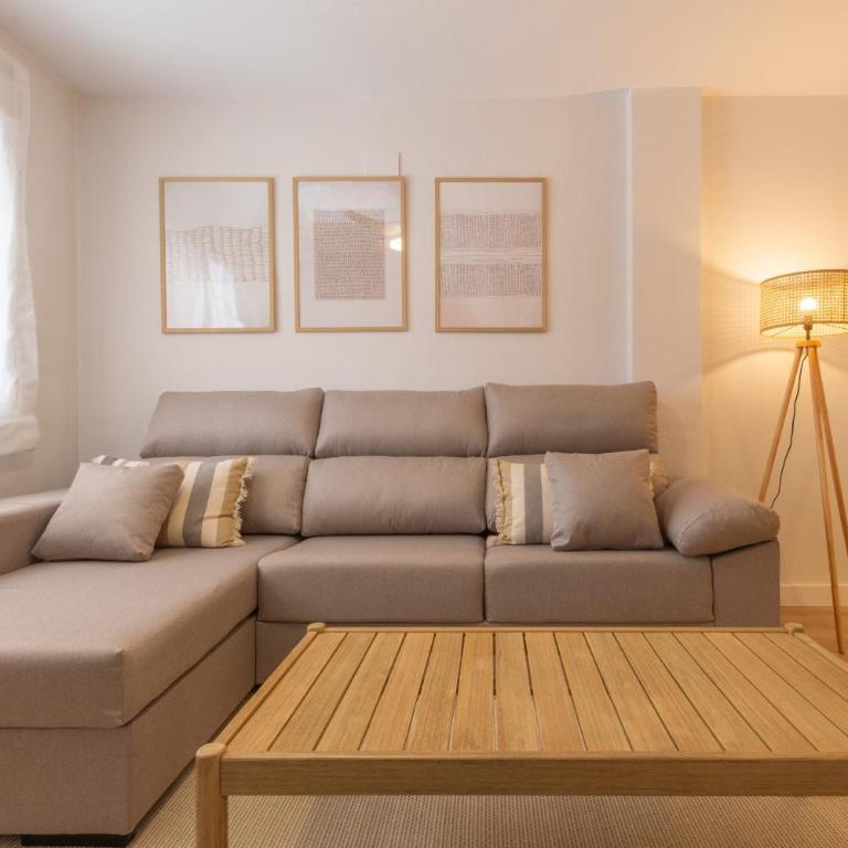 Arena Marina - Pool and relaxation near the airport - Three-Bedroom Apartment - 19