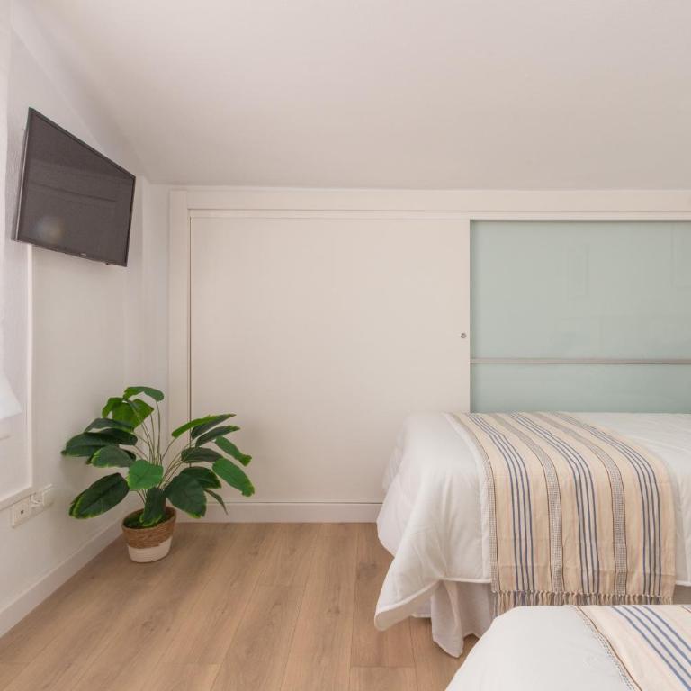 Arena Marina - Pool and relaxation near the airport - Three-Bedroom Apartment - 42