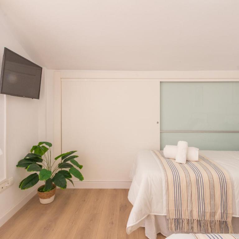 Arena Marina - Pool and relaxation near the airport - Three-Bedroom Apartment - 45