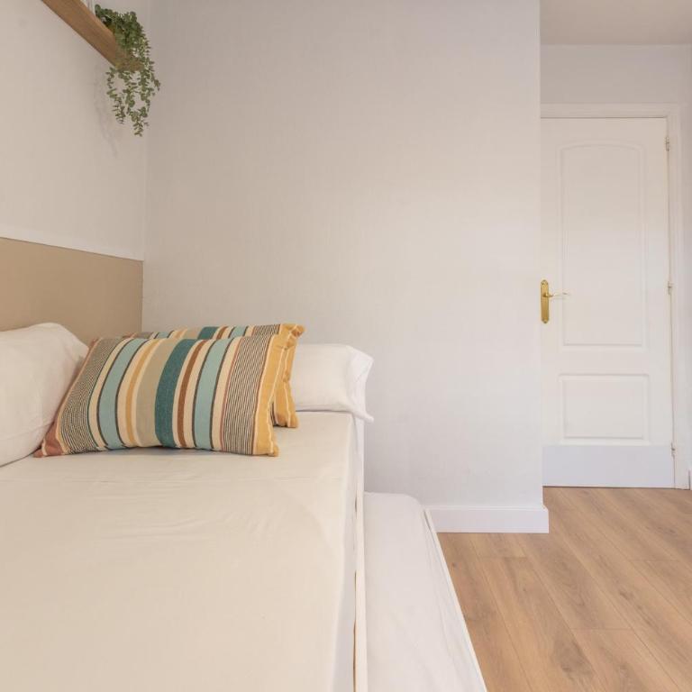 Arena Marina - Pool and relaxation near the airport - Three-Bedroom Apartment - 46