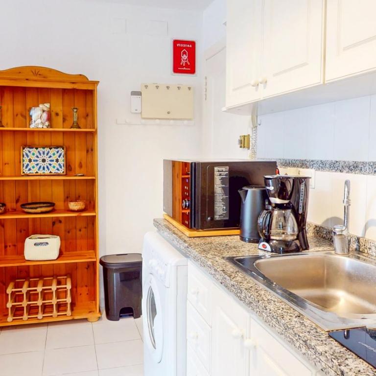 Estudio Flor de Jazmin Dénia para parejas a 100m del mar by Family Homes Rentals - Apartamento Estudio con balcón - 17