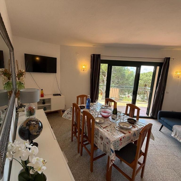 Apartamento en Canyelles a dos minutos de la playa - Two-Bedroom Apartment - 2