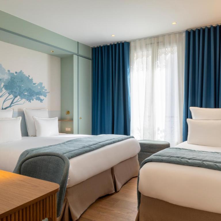 Hôtel Le Cardinal - Chambre Triple Supérieure - 1