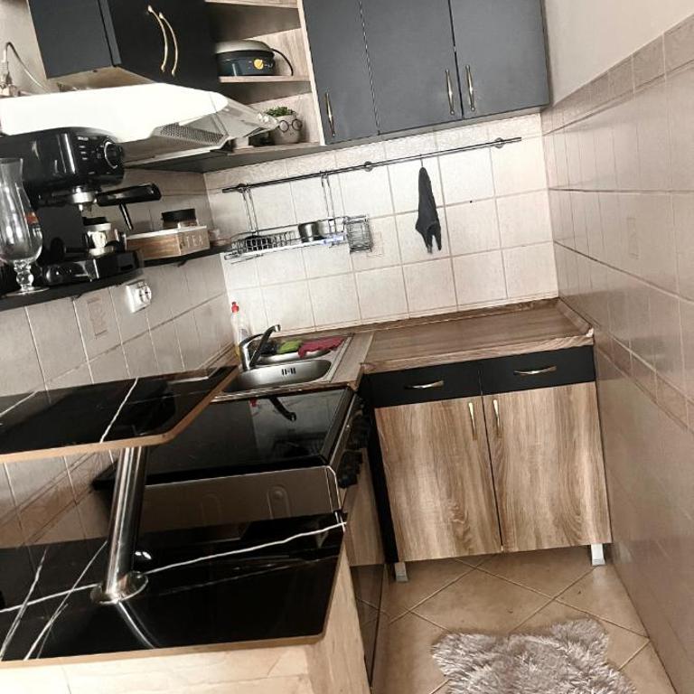 Uživajte u mirnom i elegantnom smještaju - One-Bedroom Apartment - 11