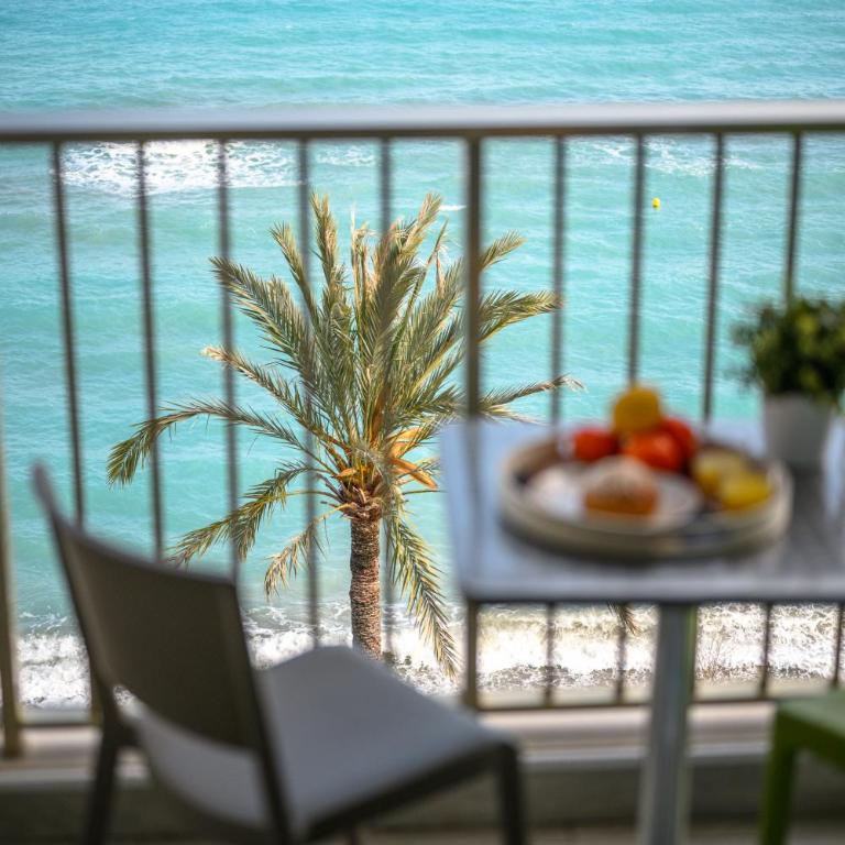 Rives d'or 2, Beautiful beachfront studio, beach access, AC - Studio - Vue sur Mer - 3