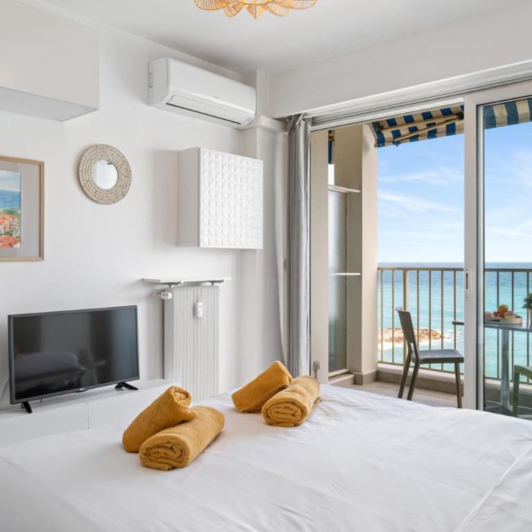 Rives d'or 2, Beautiful beachfront studio, beach access, AC - Studio - Vue sur Mer - 16
