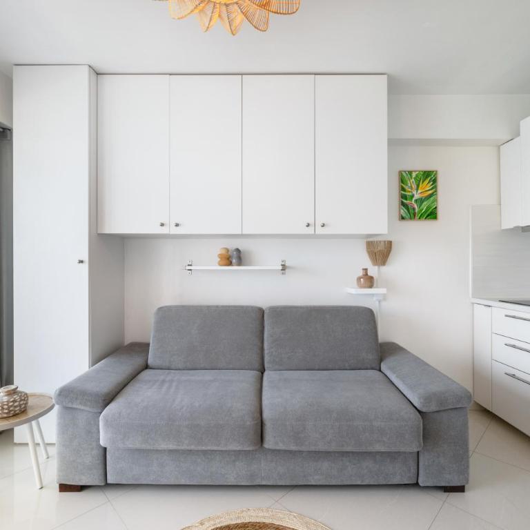 Rives d'or 2, Beautiful beachfront studio, beach access, AC - Studio - Vue sur Mer - 19