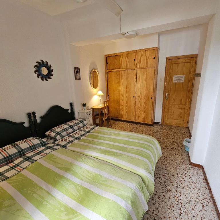 Guest House Capitan Meca - Large Twin Room - 1